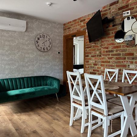 Apartamenty Komarno 46 Jacuzzi&Sauna 외부 사진