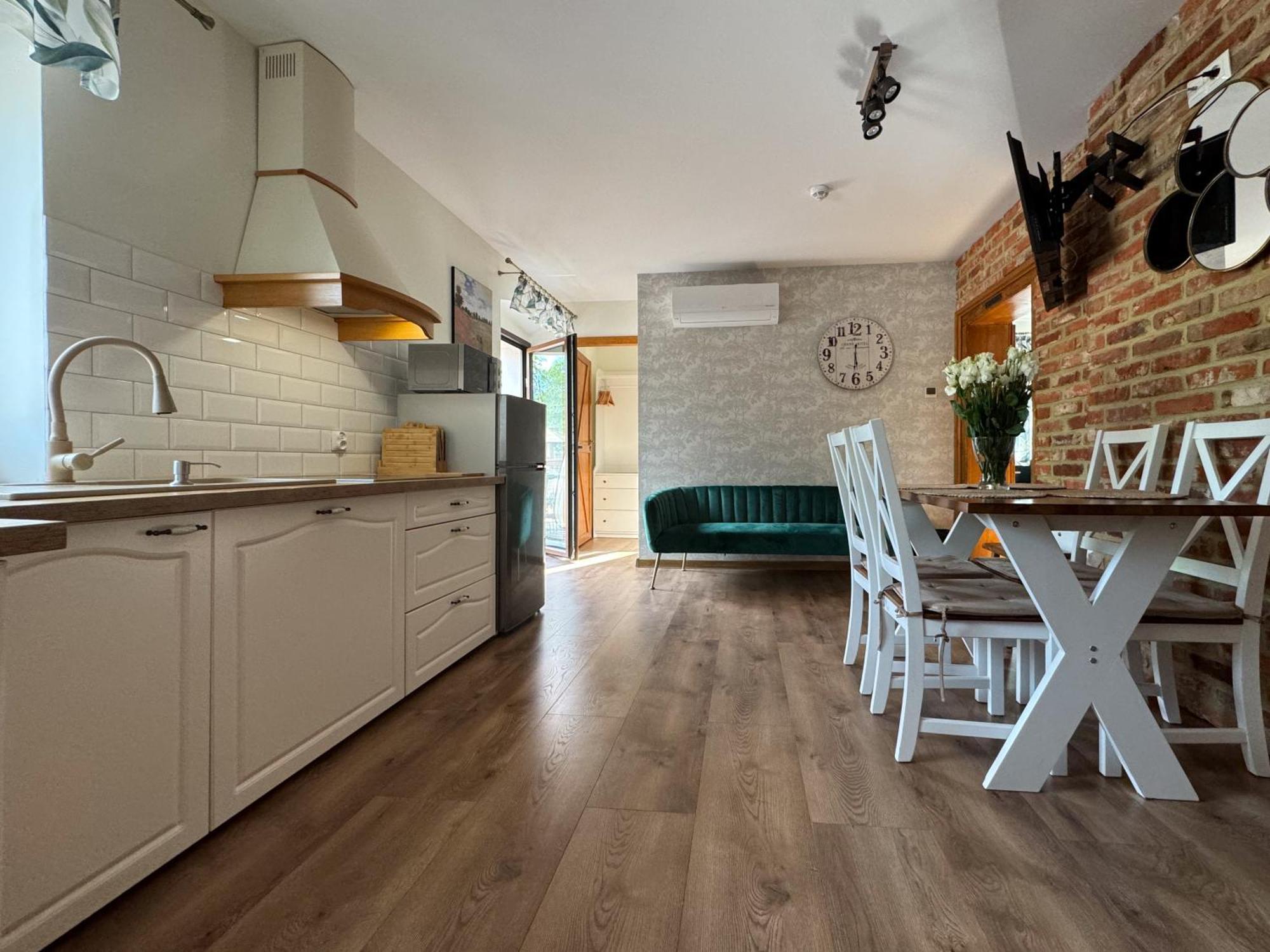 Apartamenty Komarno 46 Jacuzzi&Sauna 외부 사진
