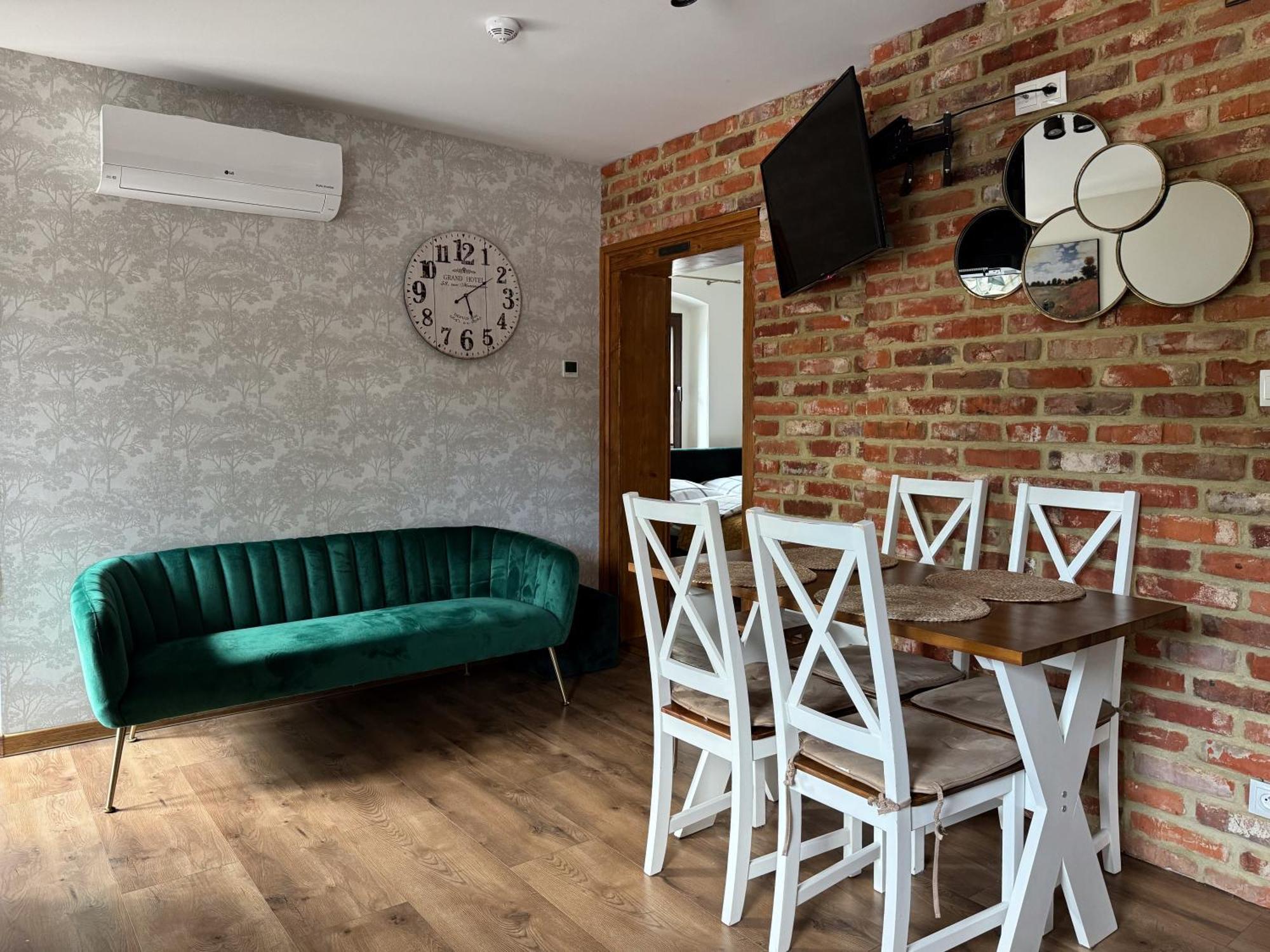 Apartamenty Komarno 46 Jacuzzi&Sauna 외부 사진